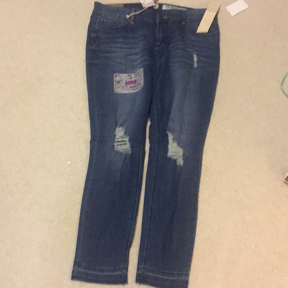 NWT ripped jeans